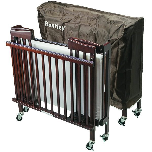 klappbares Babybett aus Holz Farbe mahagoni inkl. Matratze & Schutzhülle
