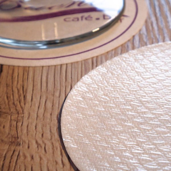 Tassendeckchen weiß Ø 85, Ø 90, 85x85 mm 5-lagig 1-färbig mit PE-Kaschierung