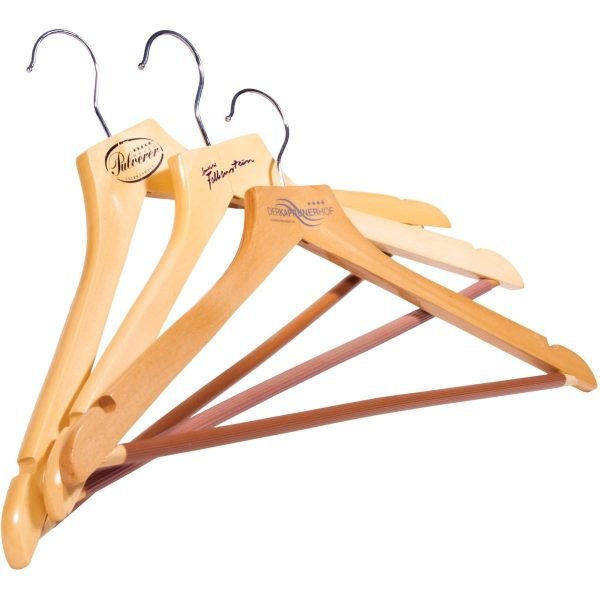 Holzkleiderbügel "Lotus" mit Normalaufhängung
mit Gummi rund um Steg
einfärbiger Aufdruck
