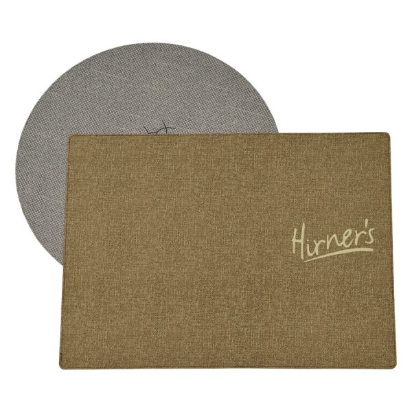 Tischsets aus Kunstleder mit Logoprägung